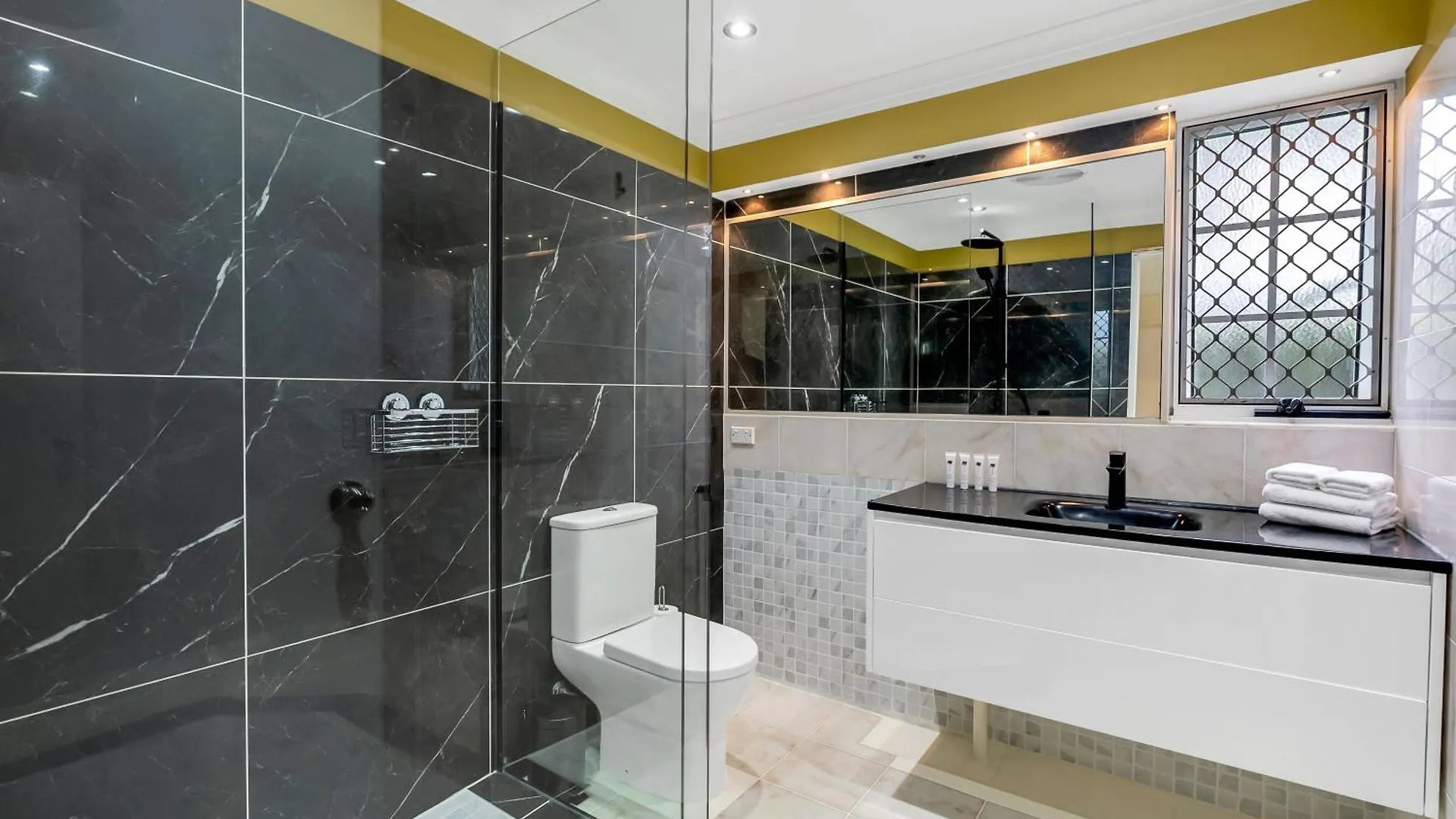 'Bayside Escape' A Short Stroll From The Esplanade Apartman Cairns