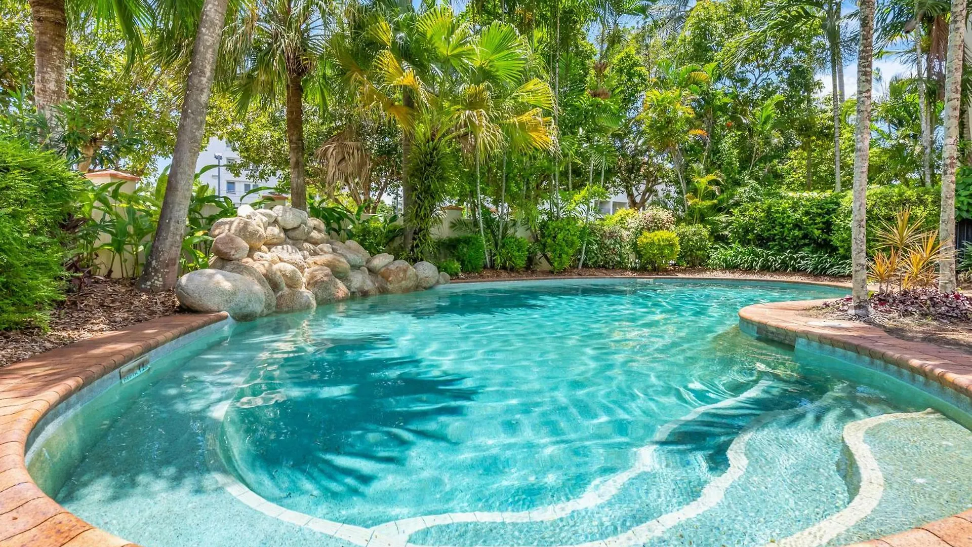 'Bayside Escape' A Short Stroll From The Esplanade Apartman Cairns