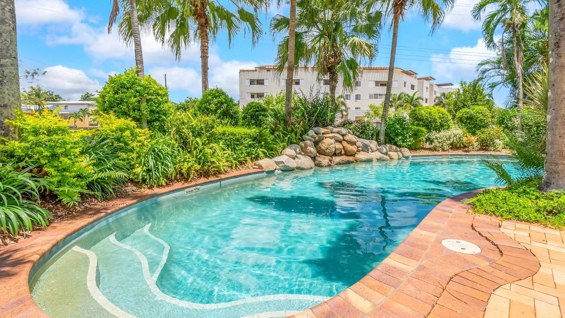'Bayside Escape' A Short Stroll From The Esplanade Apartman Cairns
